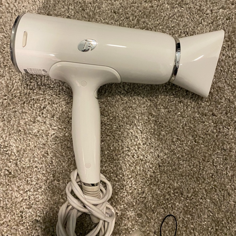 T3 Cura Hair Blow Dryer